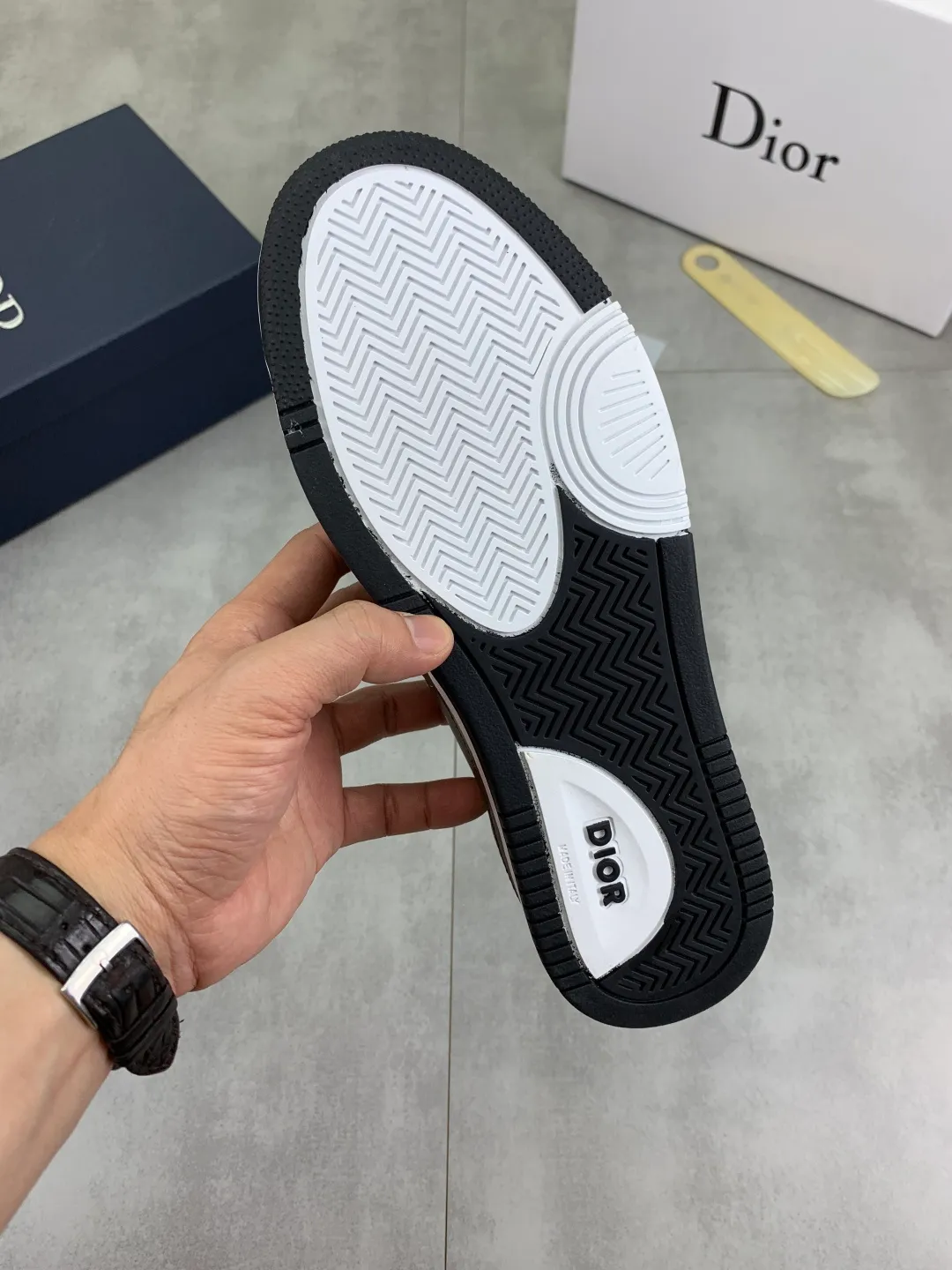 Men's Men's Shoes💰P400💰[New Style]🆘[Dior] 2025 Dior Original Lace-up Low-top Men's Shoes Classic casual shoes 🔥This model is the official flagship model with high quality and made by famous original designers. It is made of high-quality cowhide with original materials➕Comfortable and breathable mesh lining➕Pigskin insole. The perfect last shape and generous and fashionable design have attracted many consumers. Suitable for drivers to drive🚗. What you want is the highest quality in the market. Color: 4️⃣Color code number: 38--44 (45 customized)